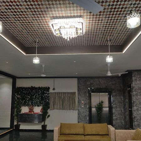 Hotel Selfie Inn Ahmedabad Esterno foto