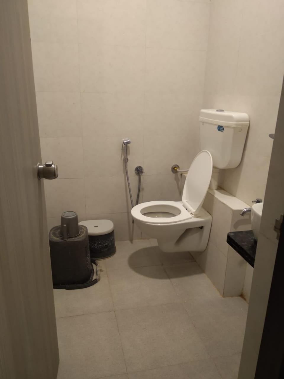 Hotel Selfie Inn Ahmedabad Esterno foto