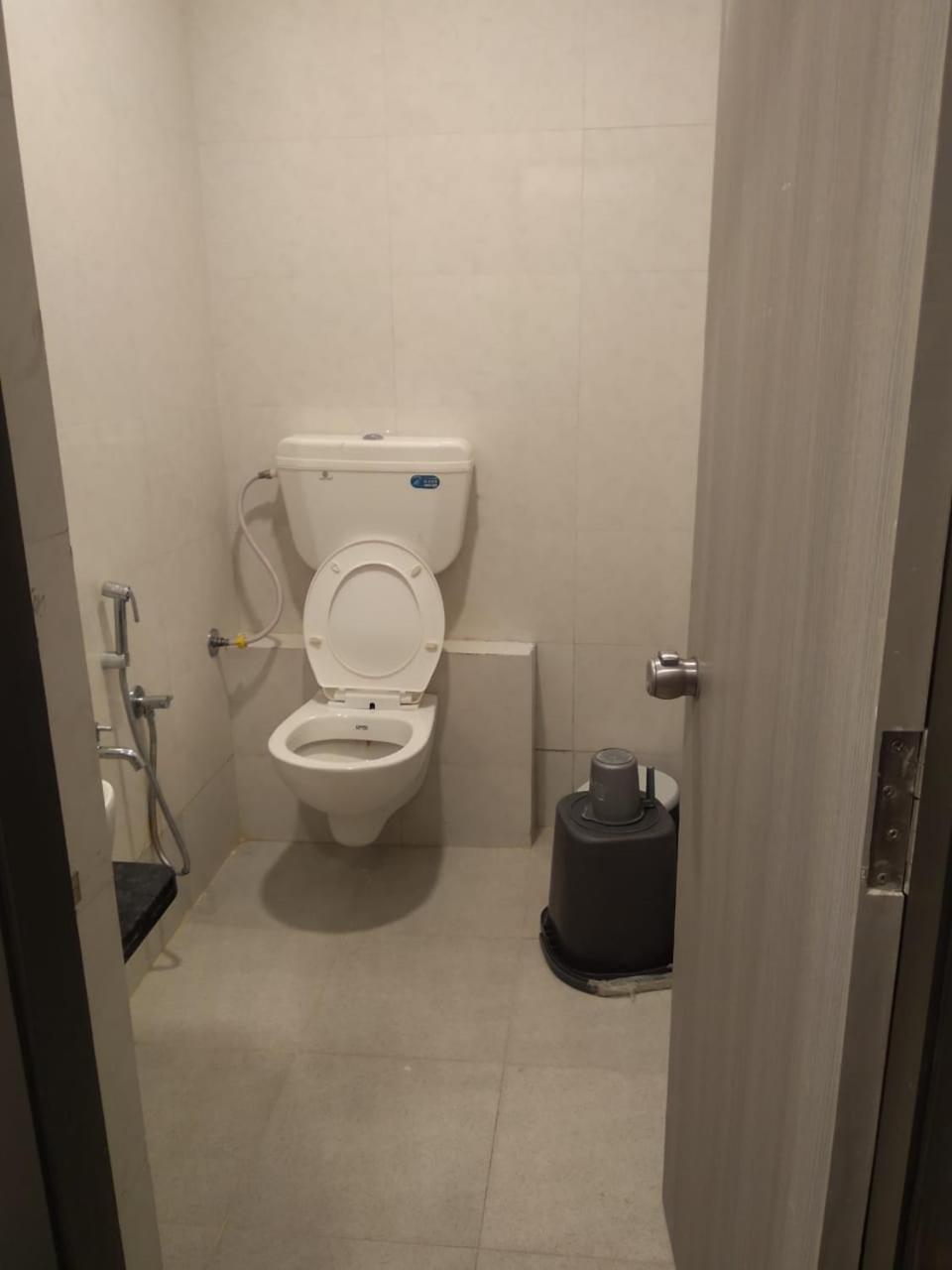 Hotel Selfie Inn Ahmedabad Esterno foto